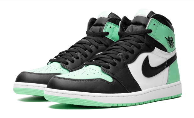 Air Jordan 1 Retro High OG 'Green Glow' | DZ5485 130